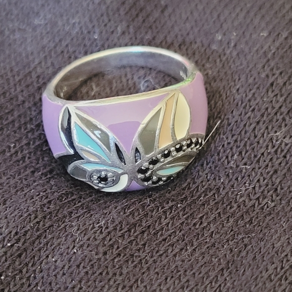 Ring - Picture 2 of 3